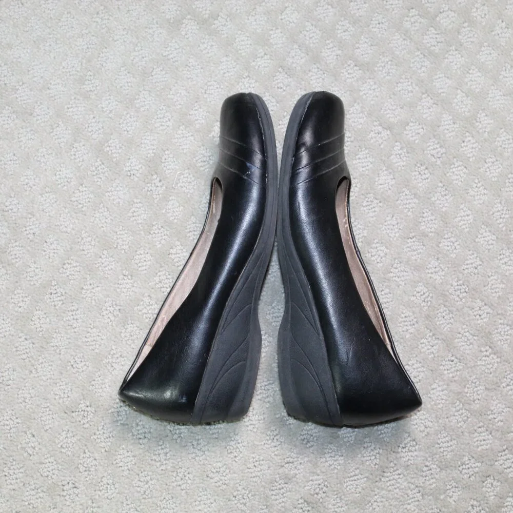 Soft Style Women's 8 Black Ballet-style Low 1.5